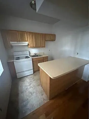 89 Wolfs Ln #4 — Photo 1
