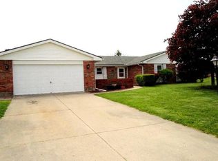 2444 N Knoll Dr, Dayton, OH 45431