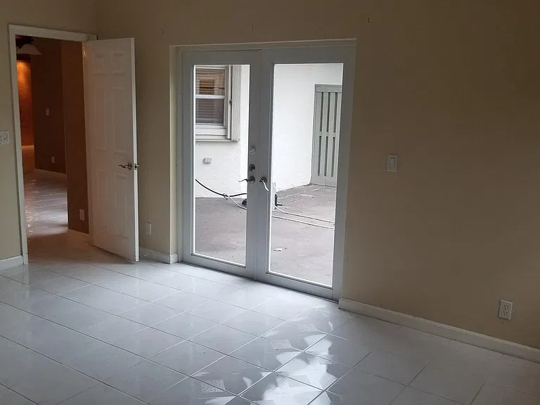 6533 Windsor Dr — Photo 7
