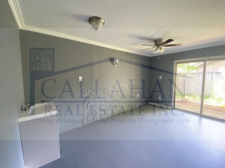 2811 Fox Glenn St — Photo 33