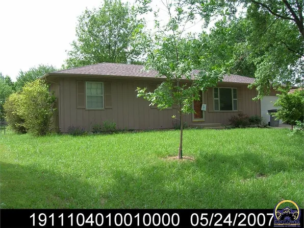 921 Sunrise Dr, Emporia, KS 66801