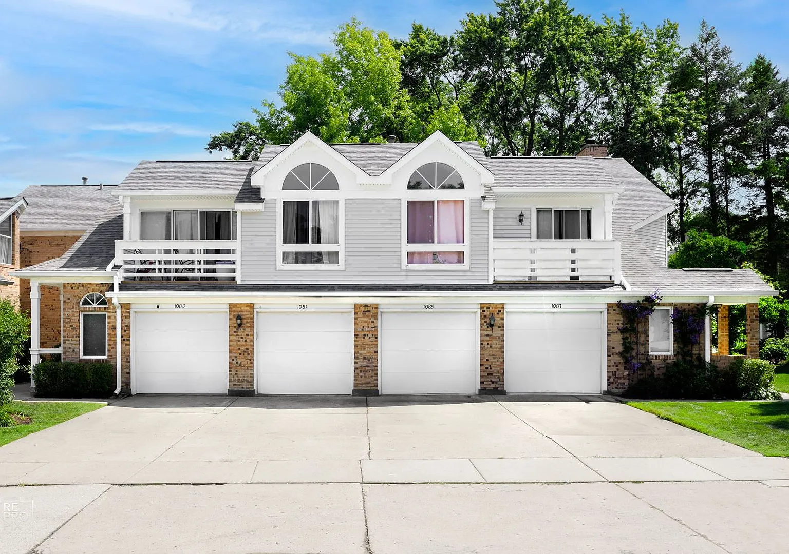 3 Bedroom Buffalo Grove Condo available October 26! — Photo 1