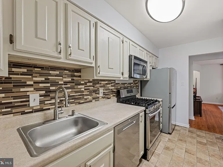 139 Hawaii Ave NE — Photo 7