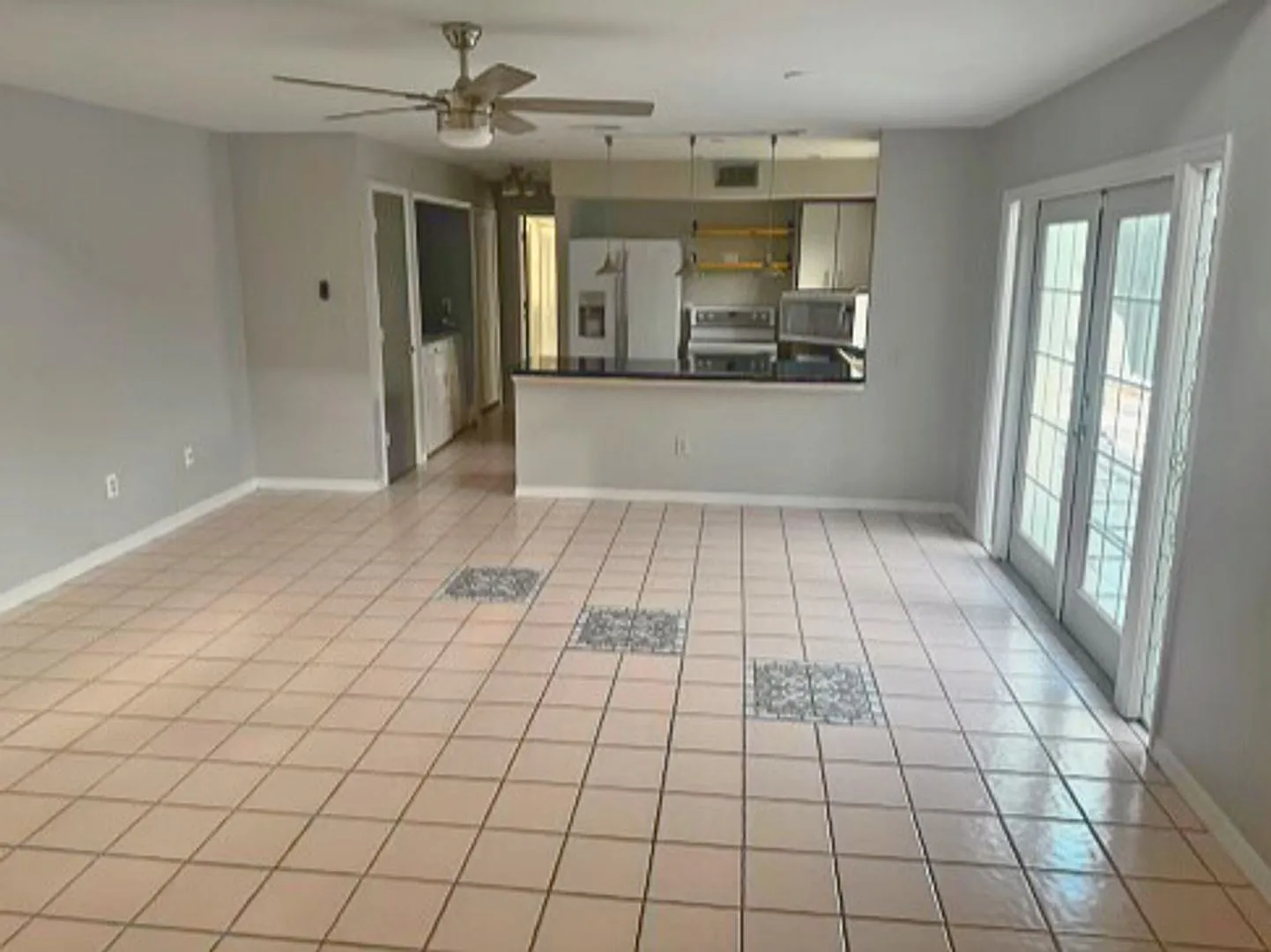 Charming 3-Bed, 2-Bath Home in Quiet Fort Myers Community — Photo 3
