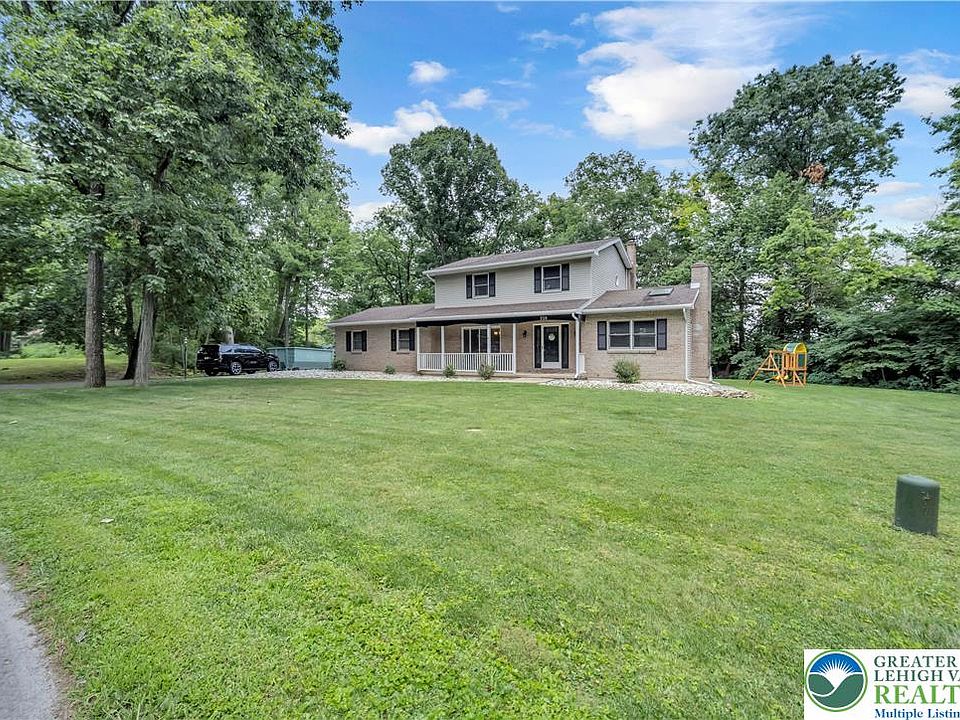 1st image of 228 Woodland Dr