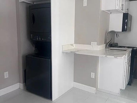 3rd image of 14607 Avenida De Palma #1