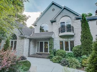 12125 N Ridgeway Ave, Mequon, WI 53097