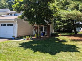 101 Woodmere Dr, Parlin, NJ