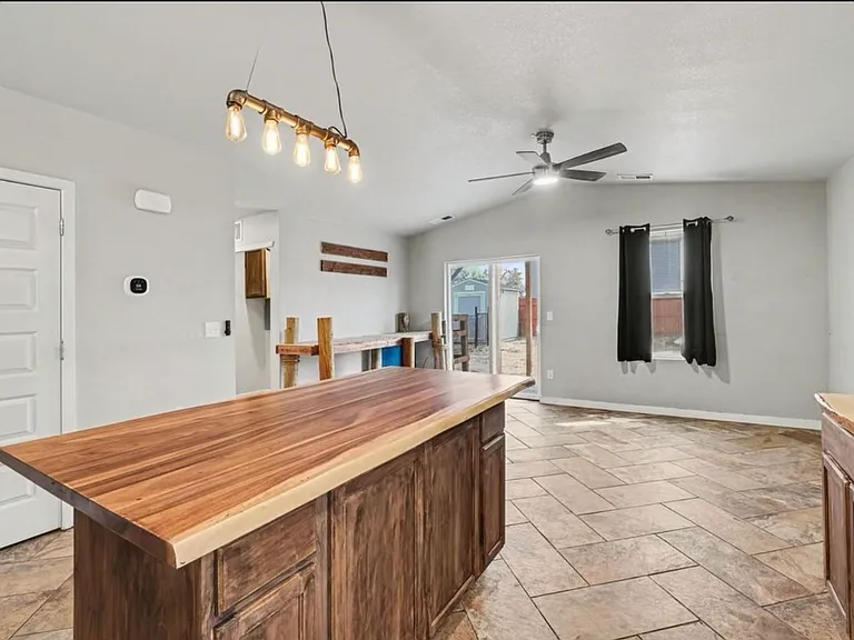 3208 Sandy Harbor Dr — Photo 13