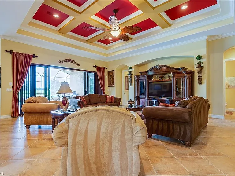 7771 Cottesmore Dr — Photo 3