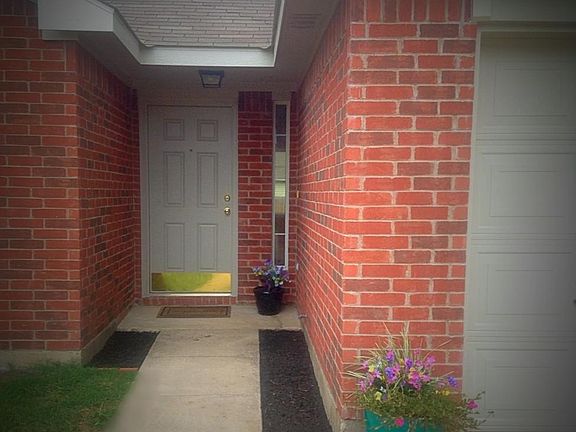 2nd image of 712 Nancy Dr