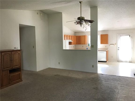3rd image of 1485 Eucalyptus Cir