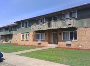 523 21st Ave E APT 22, Menomonie, WI 54751
