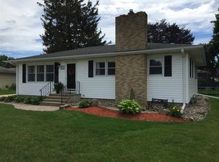 1913 1st Ave NW, Waverly, IA 50677