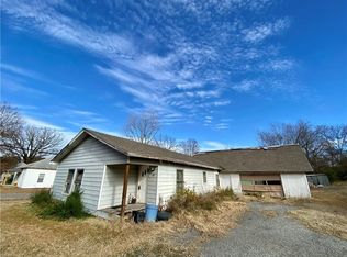 200 N Greenwood St, Charleston, AR 72933
