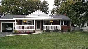 6 Space Blvd photo 1