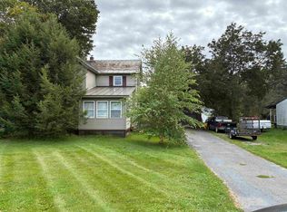 372 E Main St, Poultney, VT 05764