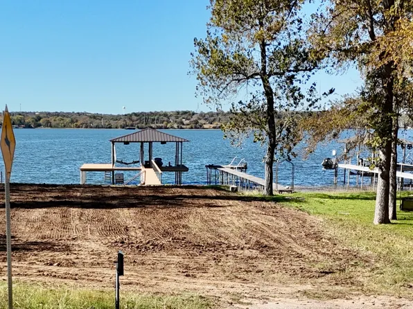 1409 E Lake Dr, Weatherford, TX 76087