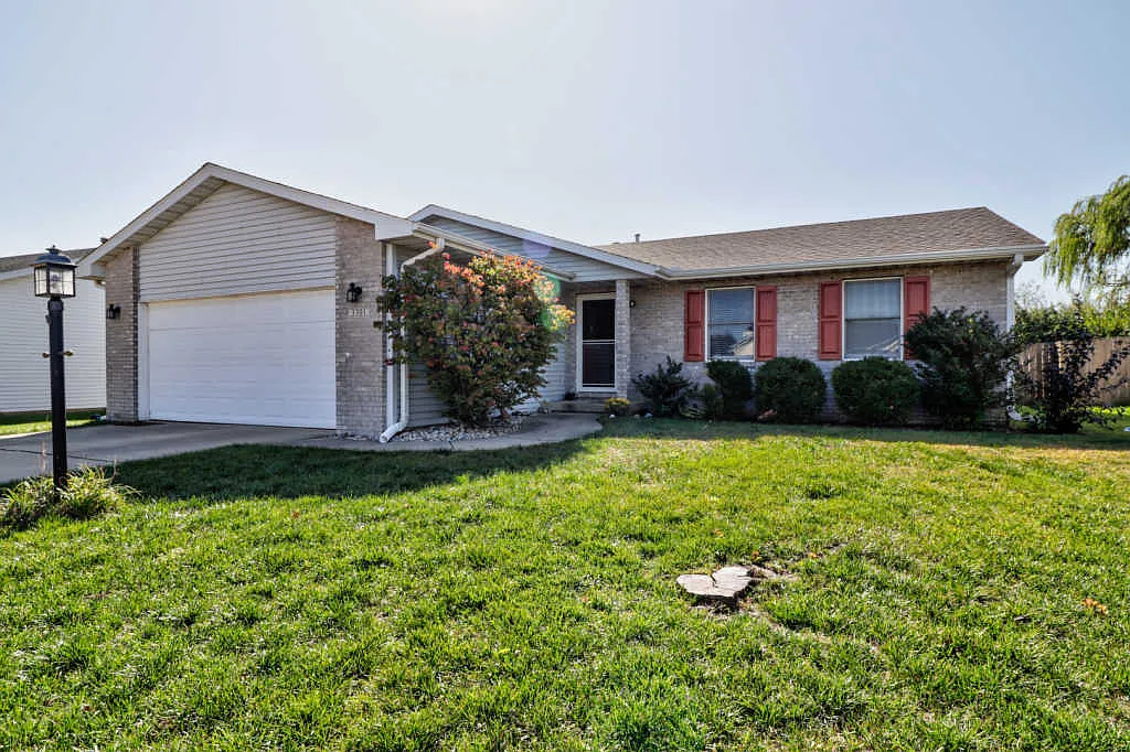 3301 Old Warson Rd photo 1