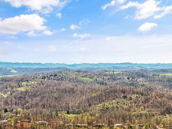 2nd image of 515 Robinson Rd