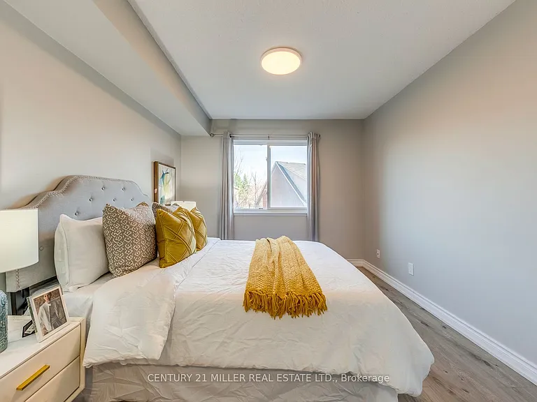 1450 Glen Abbey Gate #823 — Photo 16