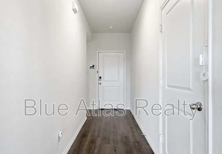 503 Cistern Way — Photo 3