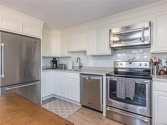 4th image of 110 Beachview Ave Unit 212