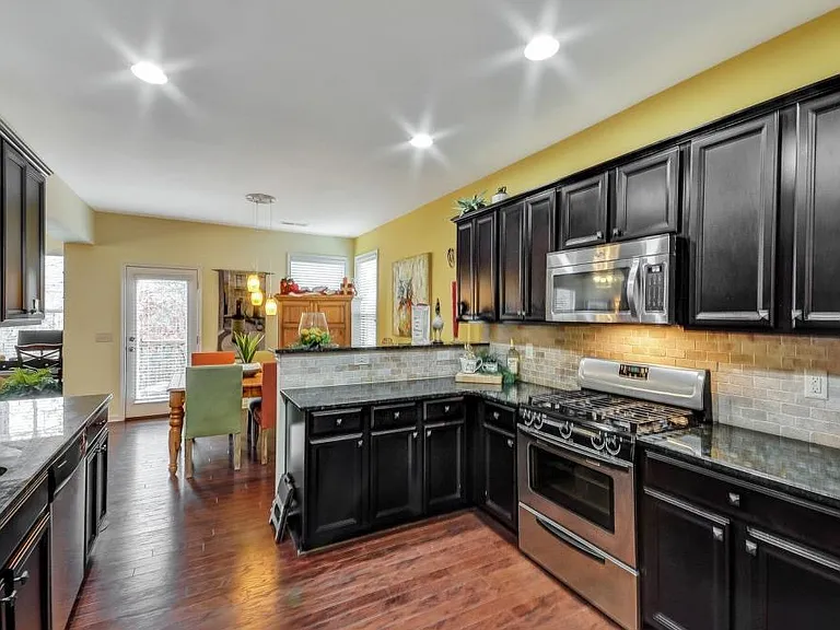 6035 Falls Landing Dr — Photo 17