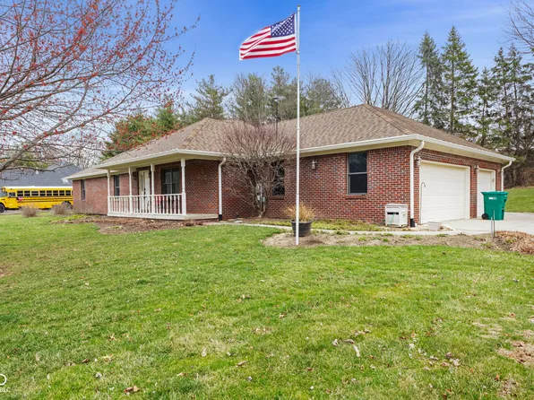 12129 Cedarview Dr, Mooresville, IN 46158