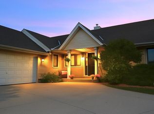 6180 Preston LANE, New Berlin, WI 53151