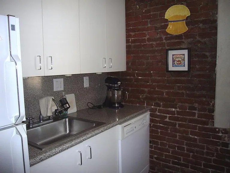 170 Cotton St — Photo 9