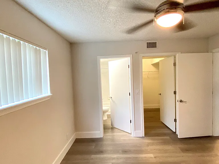 Legacy Lakeview — Photo 15