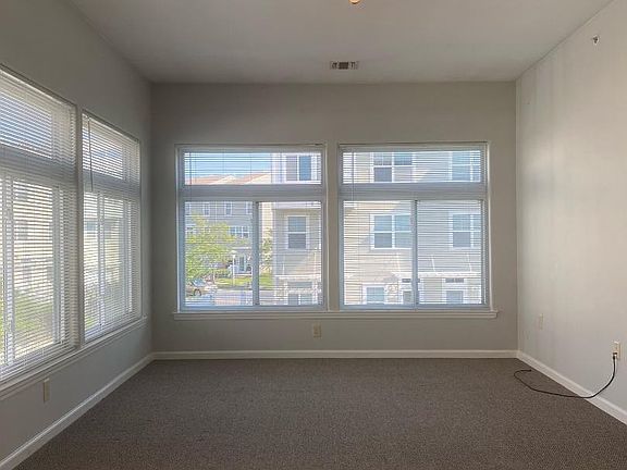 4th image of 6910 Catamaran Way