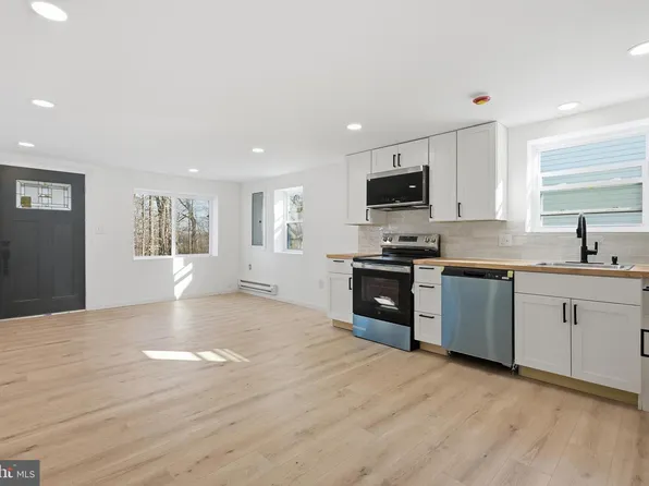 937 High St, Coatesville, PA 19320