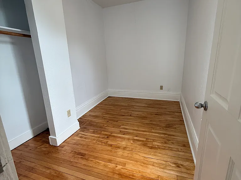 1719 Adams St NE #4 — Photo 8