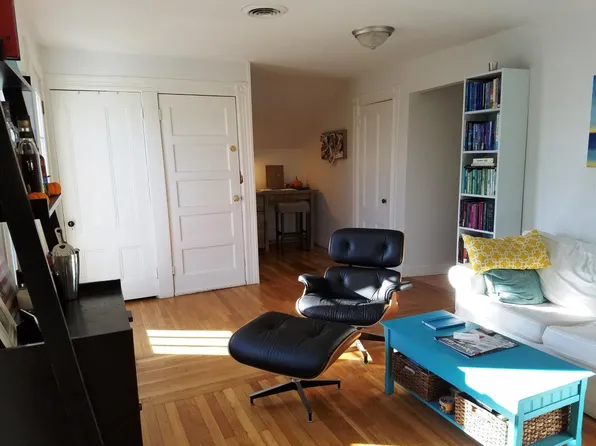 210 Rochambeau Ave #3, Providence, RI 02906