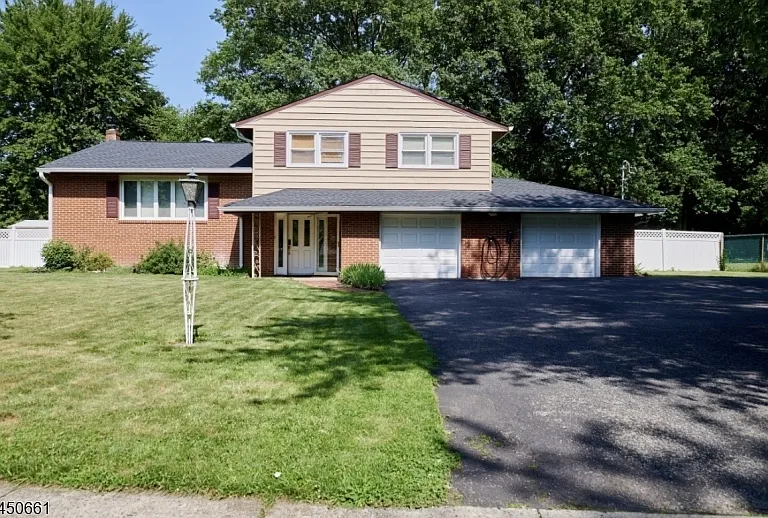 114 Marmora Rd — Photo 1