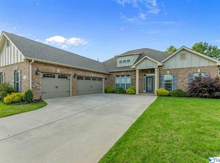 7 Cypress Grove Ln SW, Huntsville, AL 35824