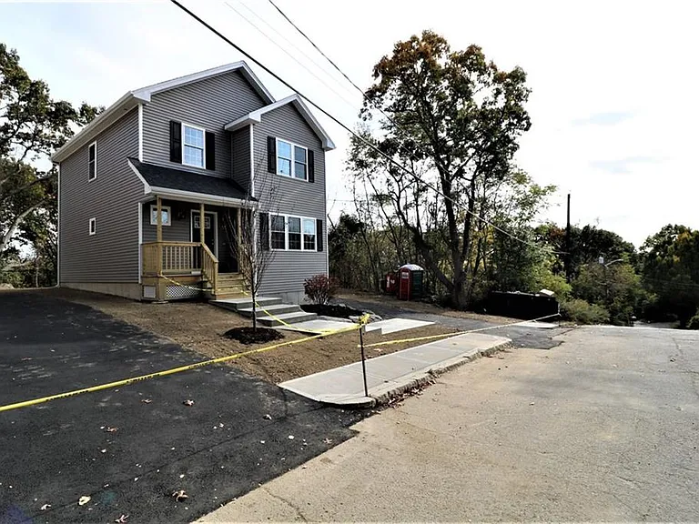 121 Hillcrest Ave — Photo 26