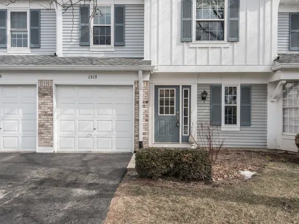 1517 Apple Grove Ln, Westmont, IL 60559