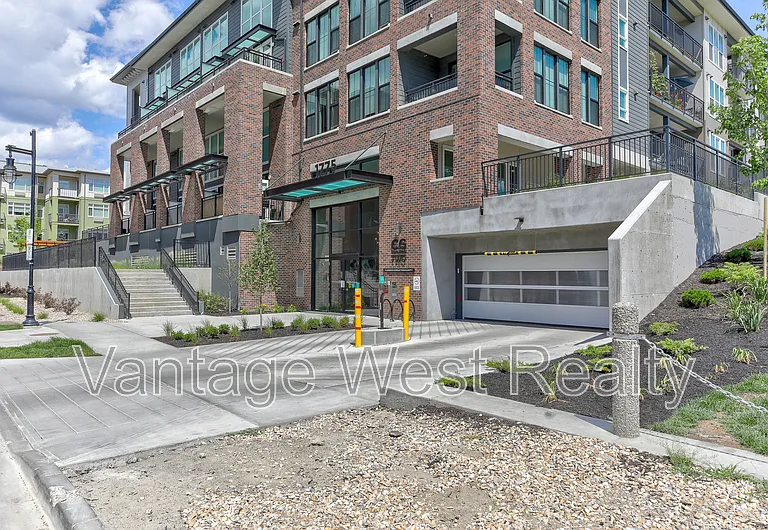 1775 Chapman Pl #Penthouse 9 — Photo 13