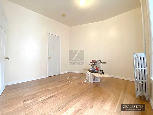 Rented by ZealEstate Group Inc | media 6