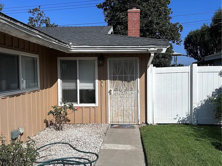 14251 Green Valley Dr — Photo 2