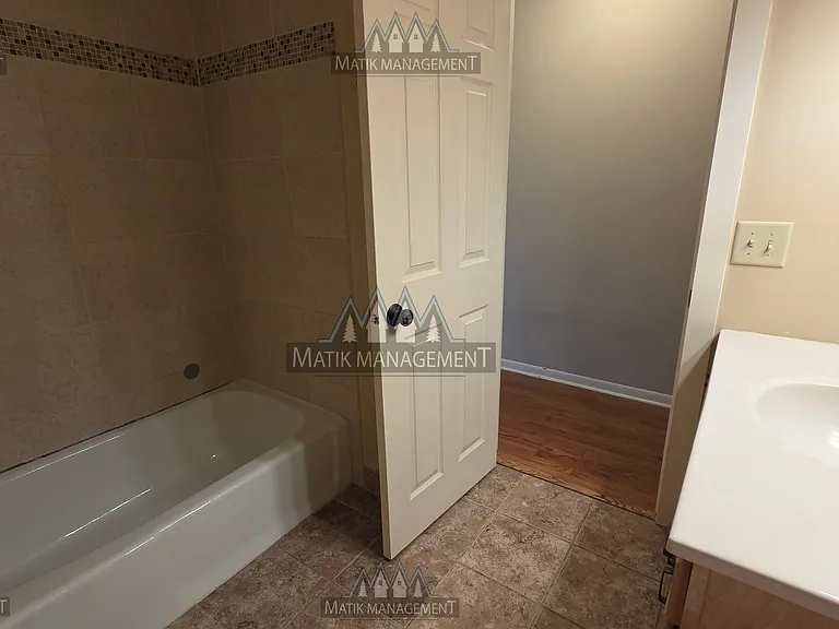 2609 25th St NW — Photo 27