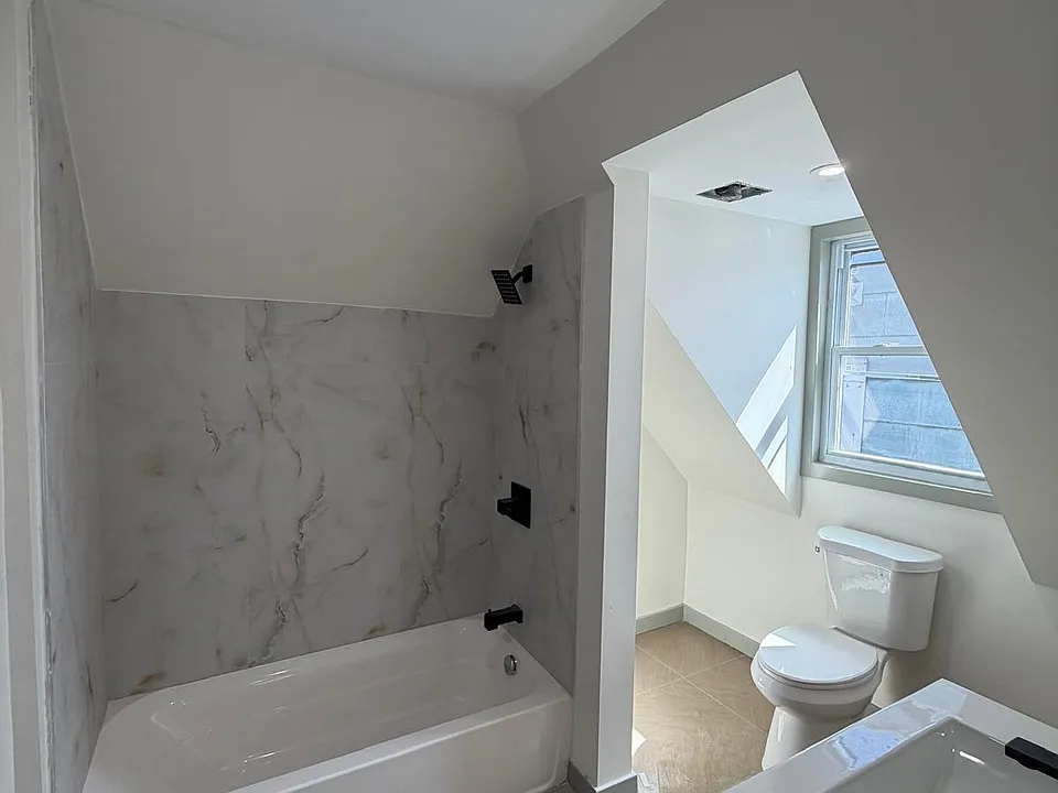 1 Roseville Ave #3