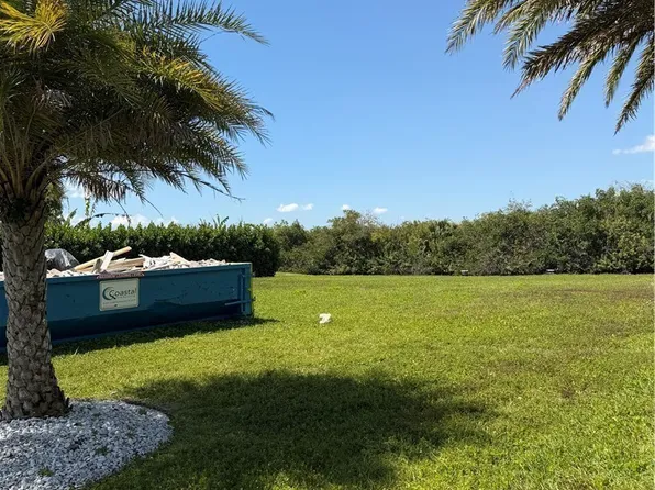 2151 Club House Rd, North Fort Myers, FL 33917