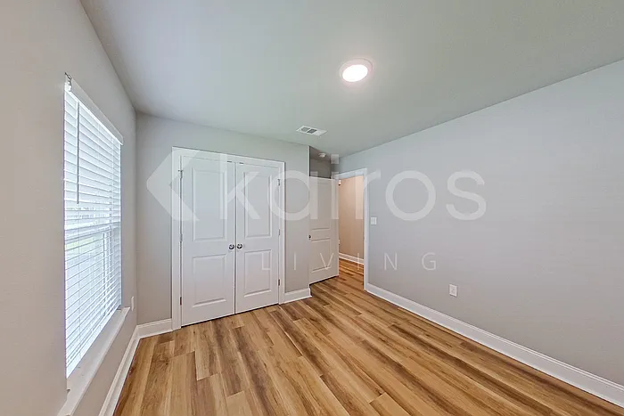 13724 Willowmore Dr — Photo 9