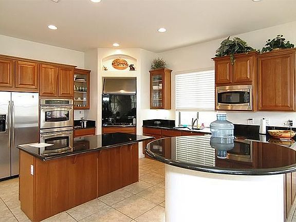 4th image of 3094 E Sierra Madre Ave