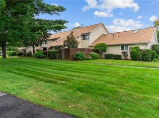 905 Halifax Dr, Warwick, RI 02886