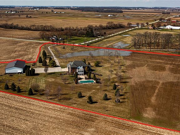 2nd image of 3135 Hornbeam Rd